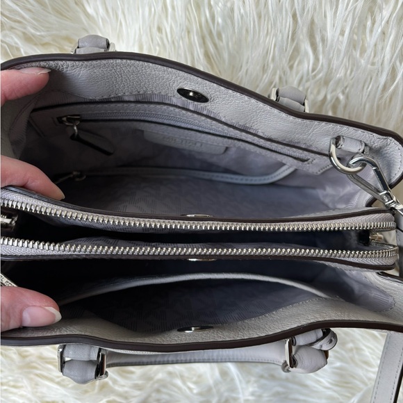 VINTAGE Michael Kors Camille Small Satchel Bag Purse in pearl grey - Picture 7 of 9